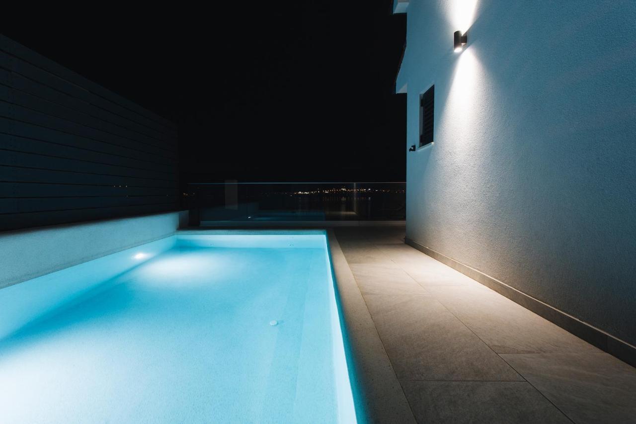 Villa Magna - Seaside Villa With Pool And Sauna Τρογκίρ Εξωτερικό φωτογραφία